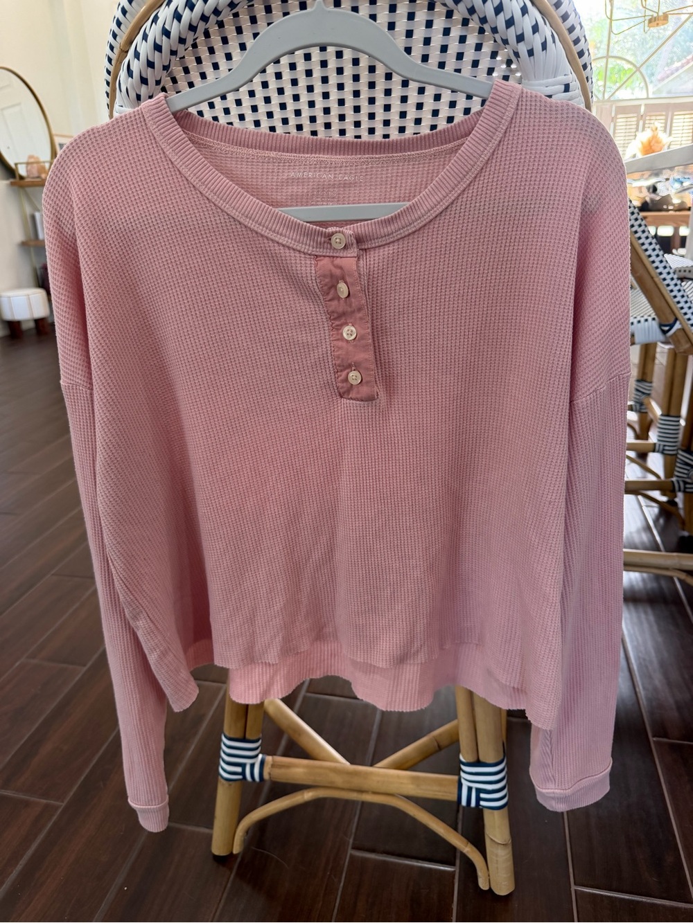 American Eagle Women's Pink Waffle Knit Cropped Long Sleeve Henley Shirt Size XL